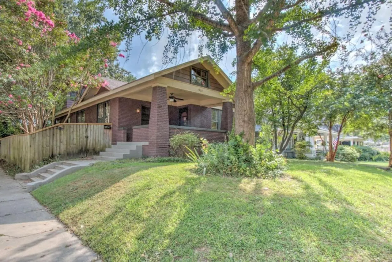 Beautiful Bungalow Stones Throw From Cooper Young Memphis 0*,  ABD