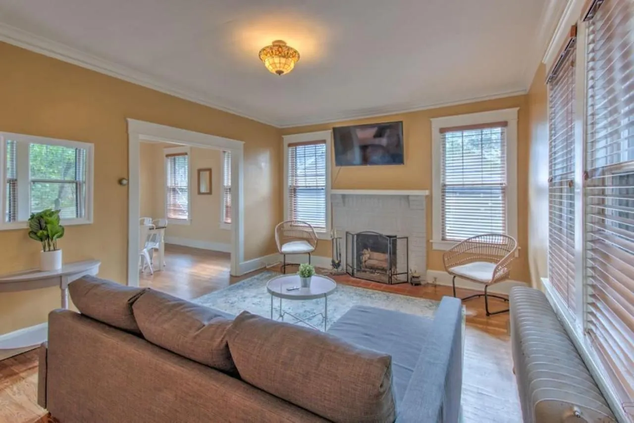 Beautiful Bungalow Stones Throw From Cooper Young Memphis Tatil Evi