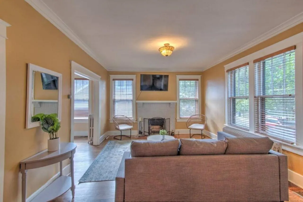 Beautiful Bungalow Stones Throw From Cooper Young Memphis Tatil Evi