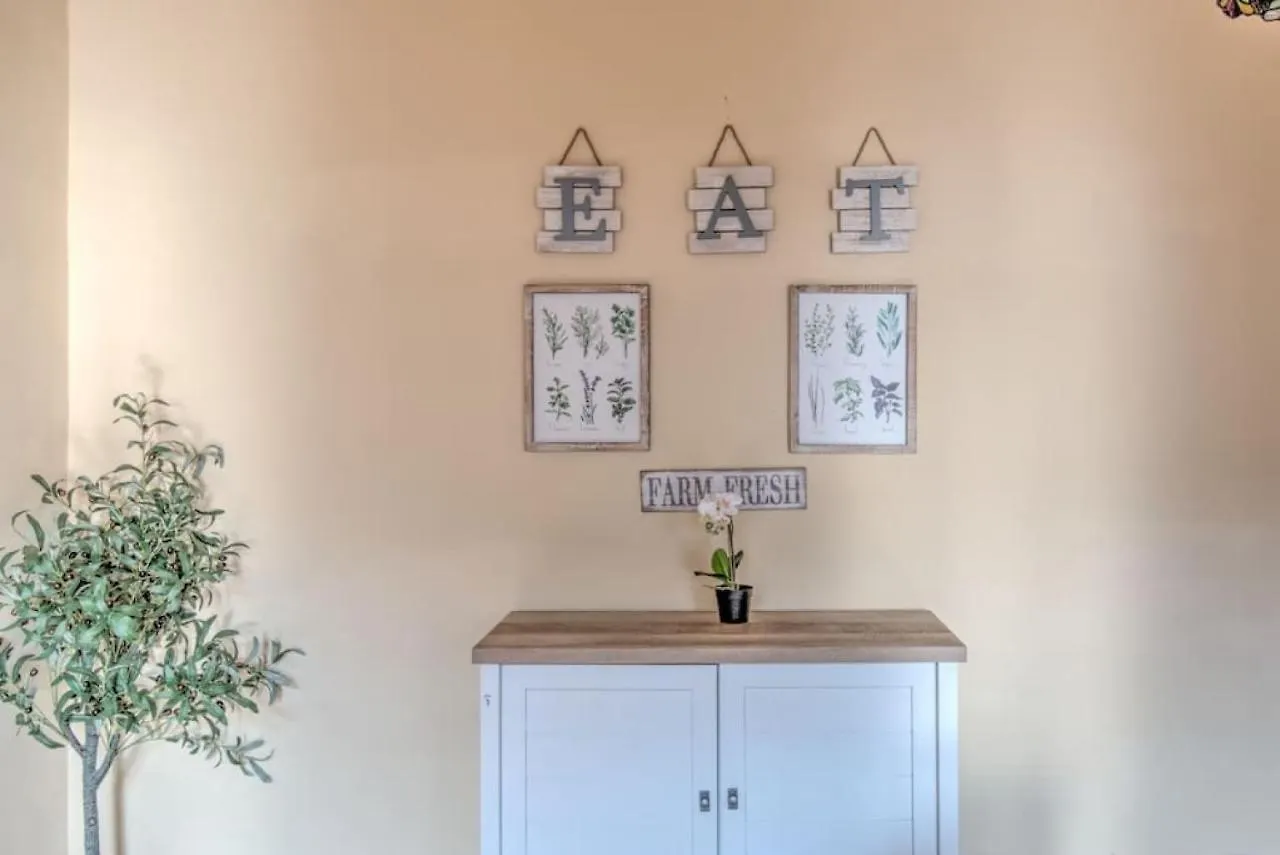 Beautiful Bungalow Stones Throw From Cooper Young Memphis